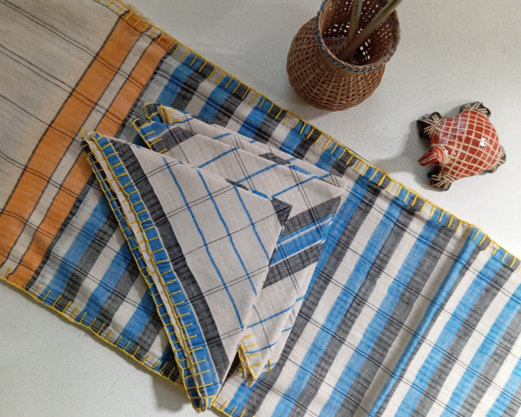 Handloom Table Runner and Set of 4 Napkins